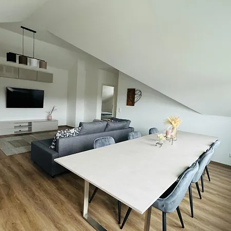 Wunderschoene Moderne Wohnung Mit 2 Schlafzimmern Braunfels Exterior photo