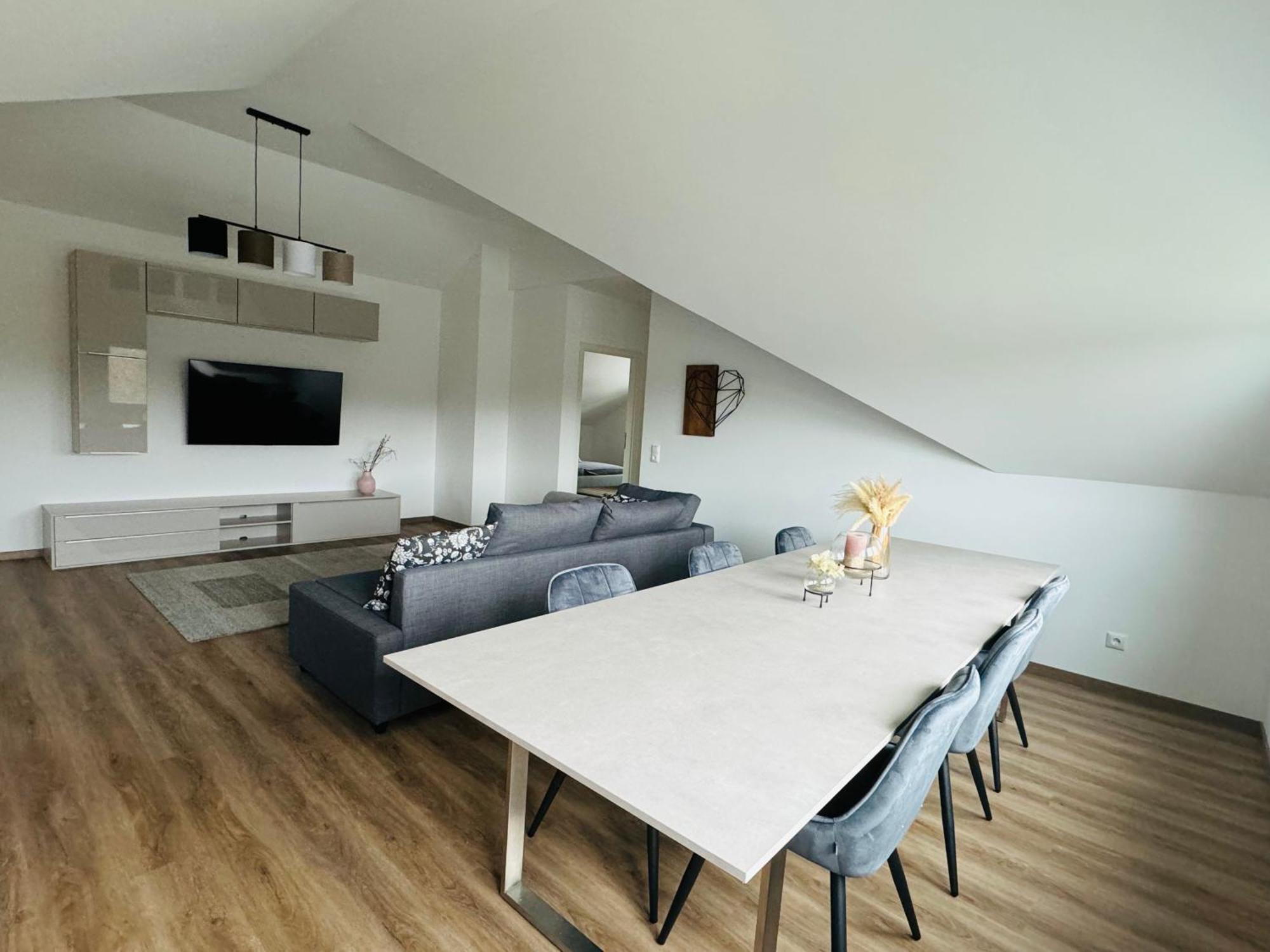 Apartment Wunderschoene Moderne Mit 2 Schlafzimmern Braunfels